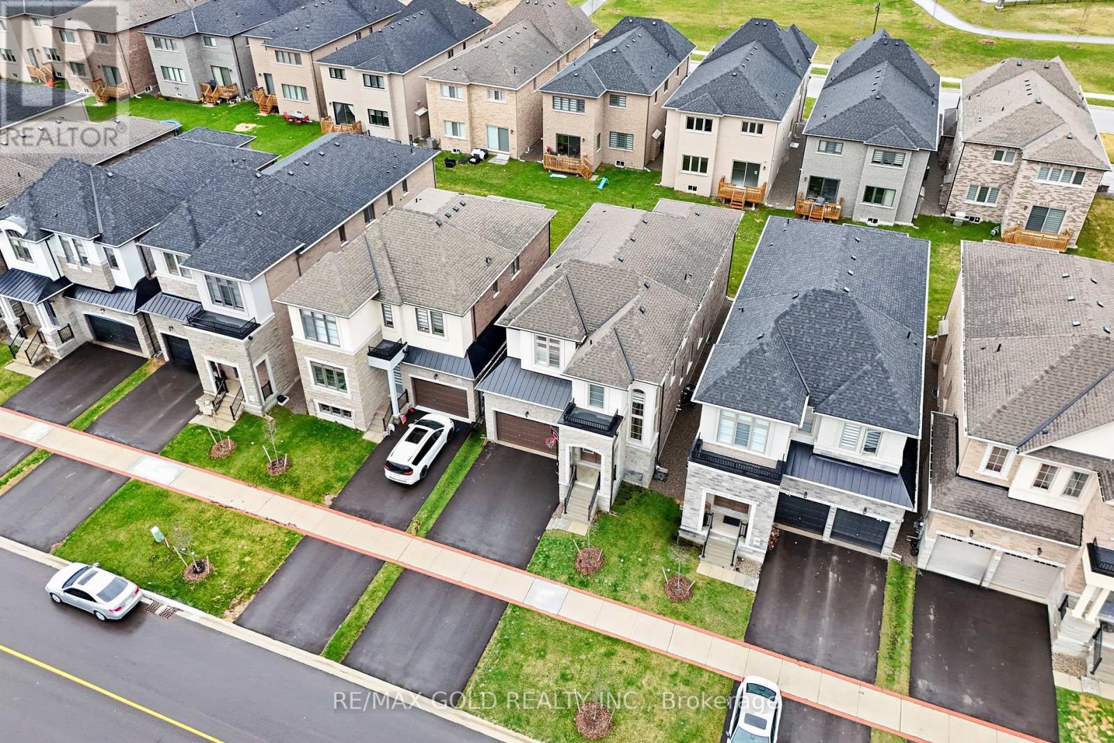 105 Walker Road W, Caledon (Caledon East), Ontario  L7C 4M9 - Photo 3 - W13017174