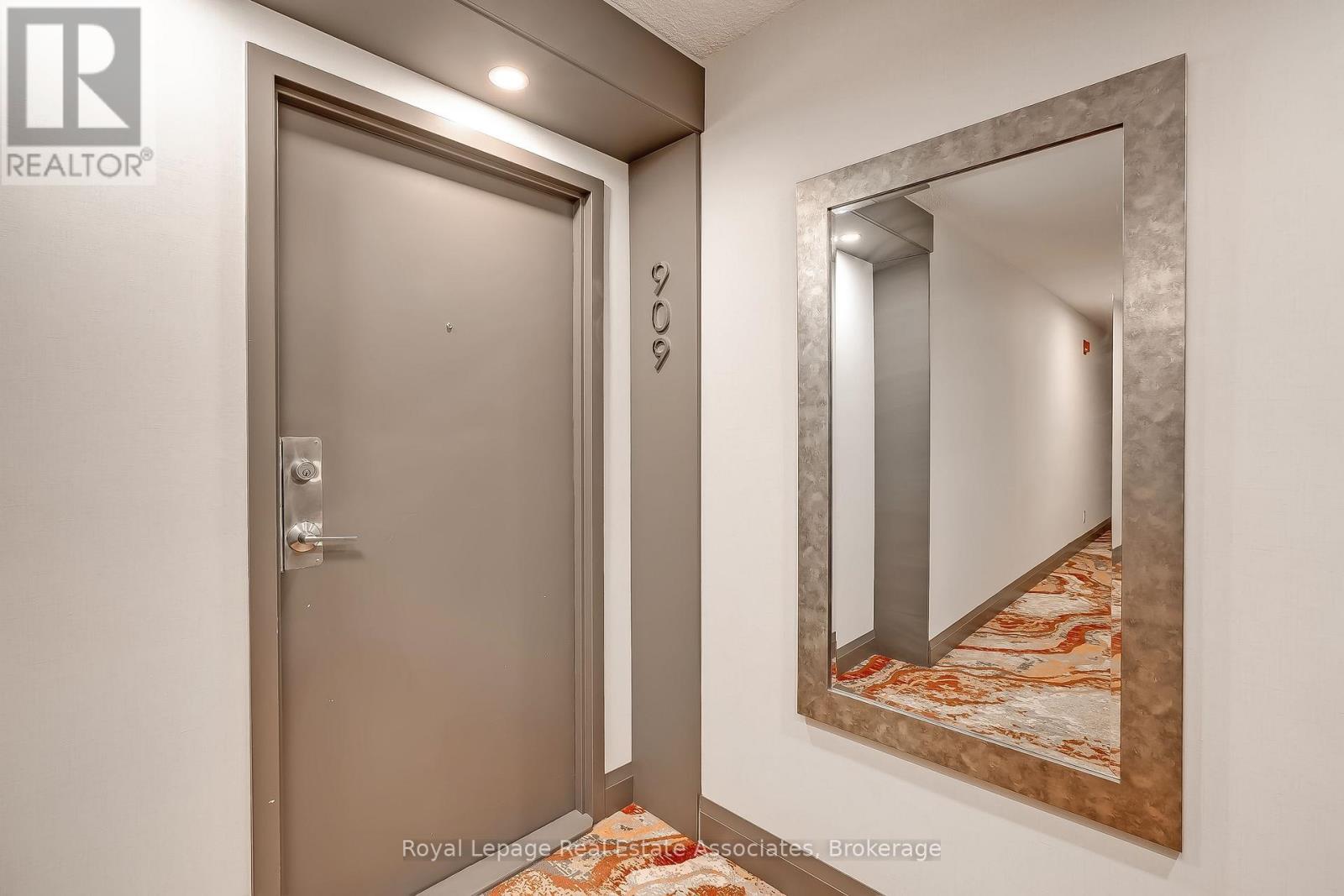 909 - 1155 Bough Beeches Boulevard, Mississauga (Rathwood), Ontario  L4W 4N2 - Photo 4 - W13017200