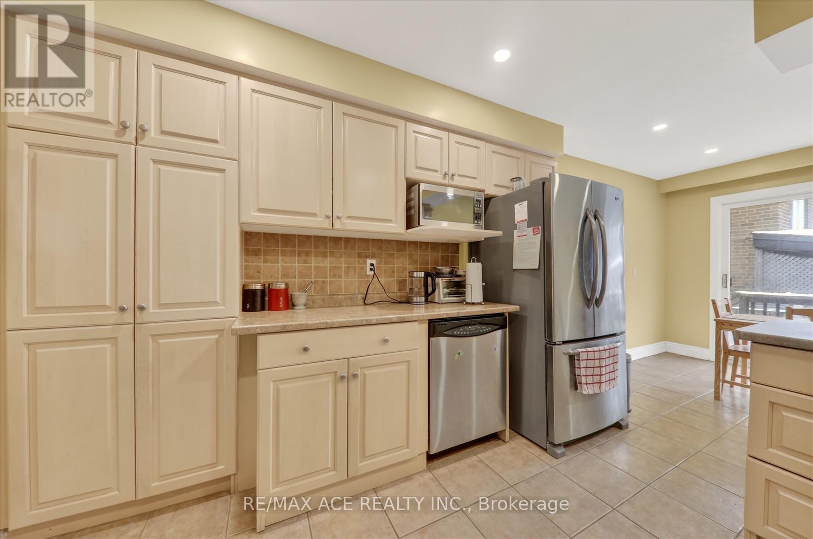 1719 Valentine Gardens, Mississauga (Clarkson), Ontario  L5J 1H4 - Photo 15 - W13017202