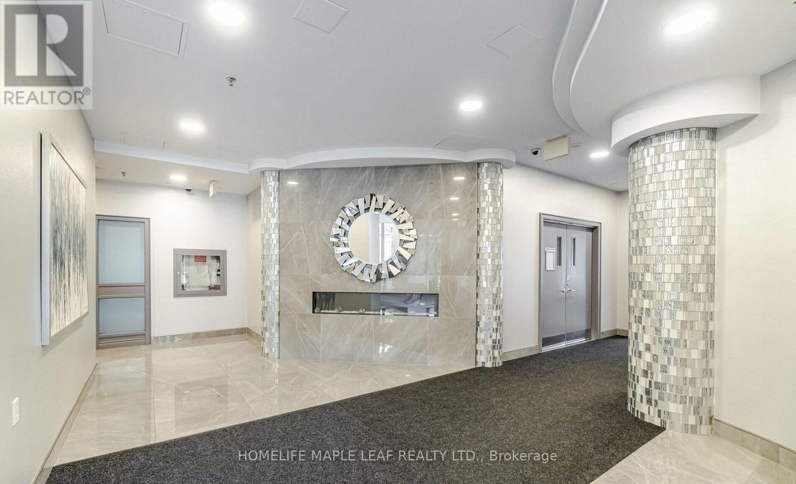 1304 - 200 Burnhamthorpe Road E, Mississauga (City Centre), Ontario  L5A 4L4 - Photo 3 - W13017206