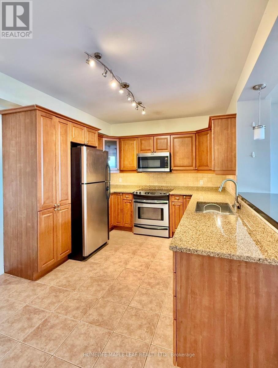 1304 - 200 Burnhamthorpe Road E, Mississauga (City Centre), Ontario  L5A 4L4 - Photo 8 - W13017206