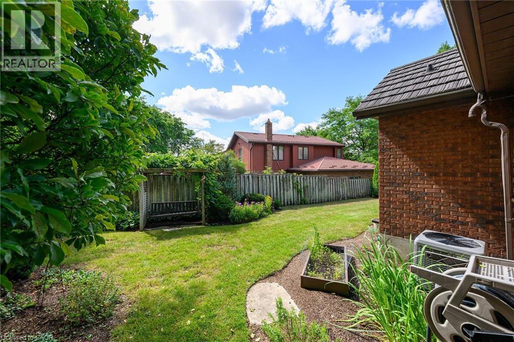 33 Walnut Drive, Guelph, Ontario  N1E 4B4 - Photo 42 - 40804729