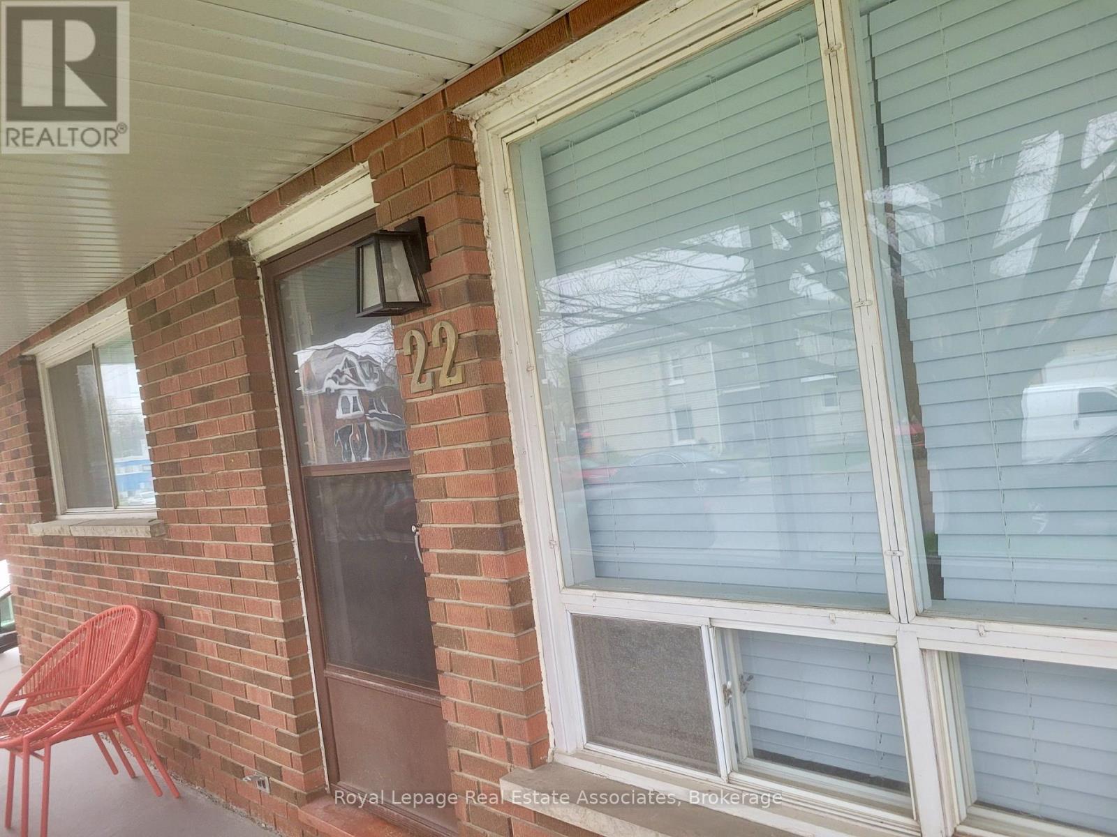 A - 22 St James Street, Brantford, Ontario  N3T 3Z6 - Photo 2 - X13017198