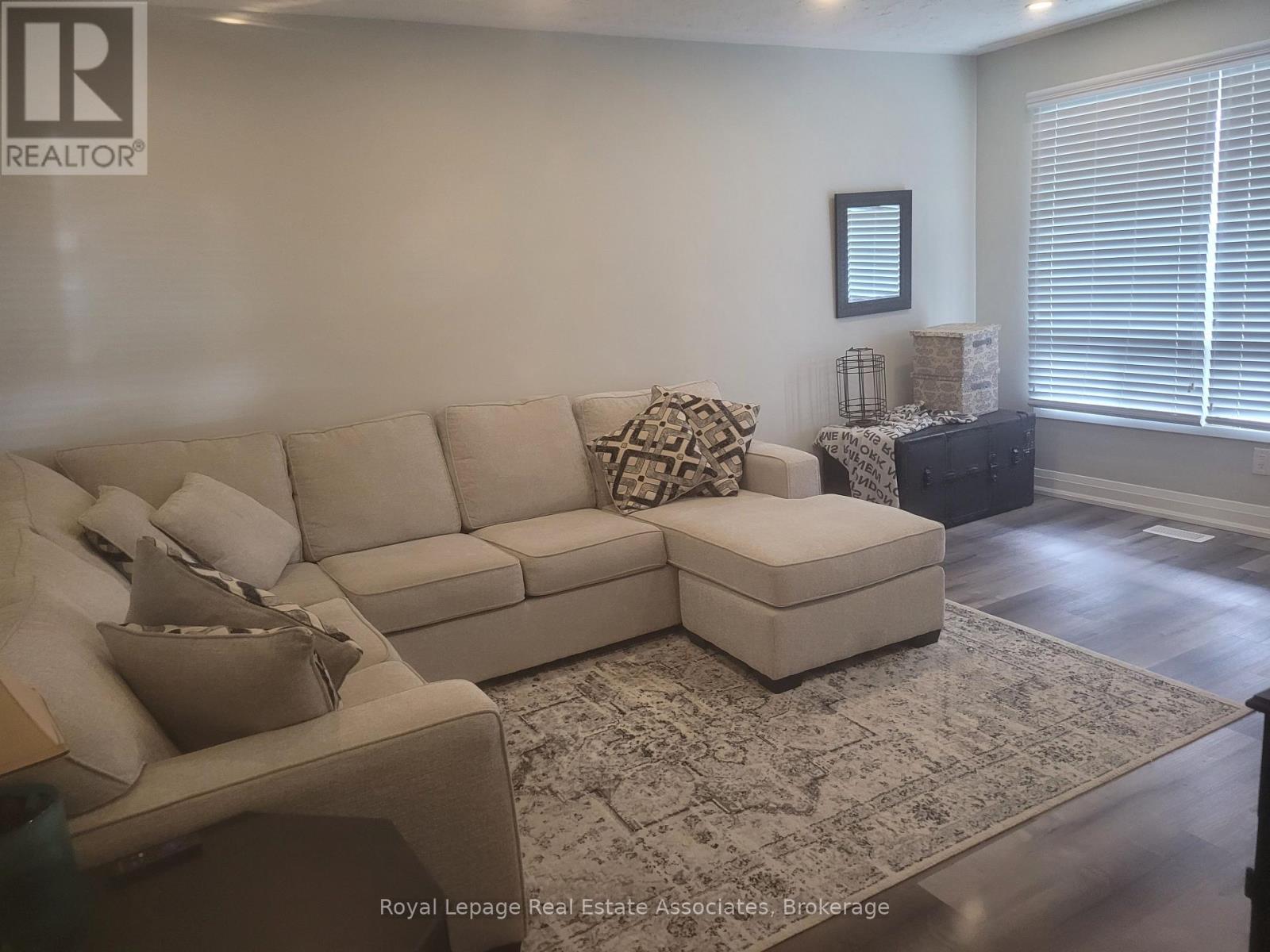 A - 22 St James Street, Brantford, Ontario  N3T 3Z6 - Photo 3 - X13017198