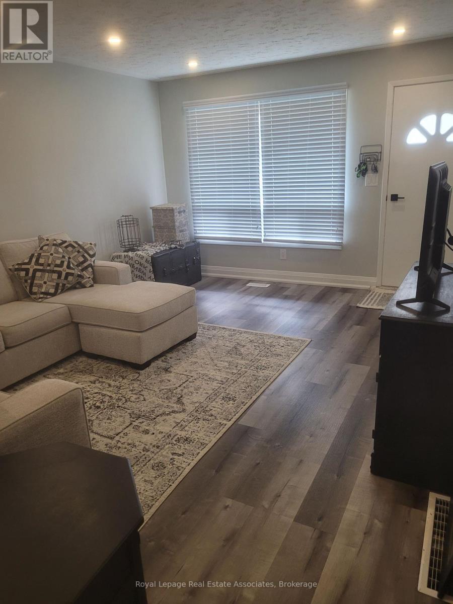 A - 22 St James Street, Brantford, Ontario  N3T 3Z6 - Photo 4 - X13017198