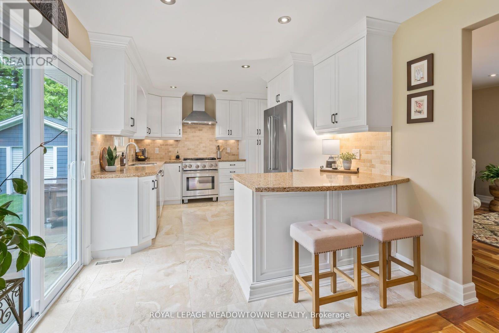 13609 Sixth Line, Halton Hills, Ontario  L0P 1H0 - Photo 10 - W12979508