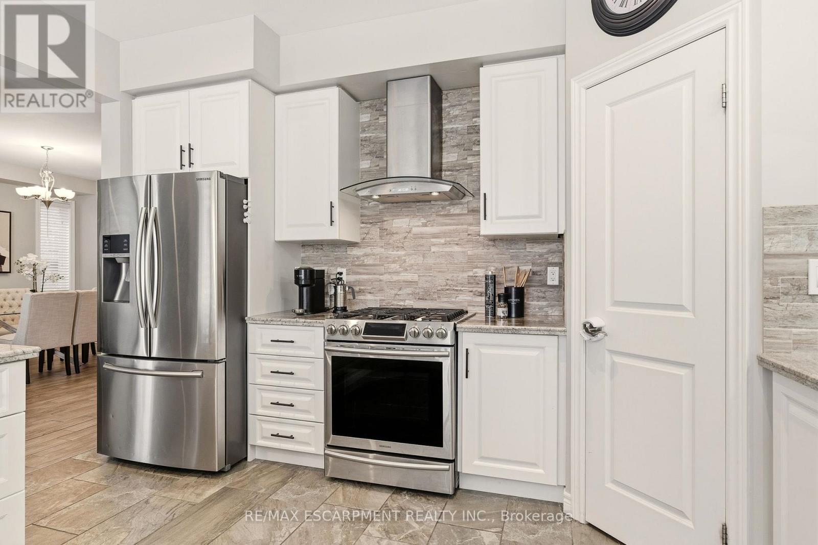 345 Festival Way, Hamilton, Ontario  L0R 1C0 - Photo 11 - X12822248