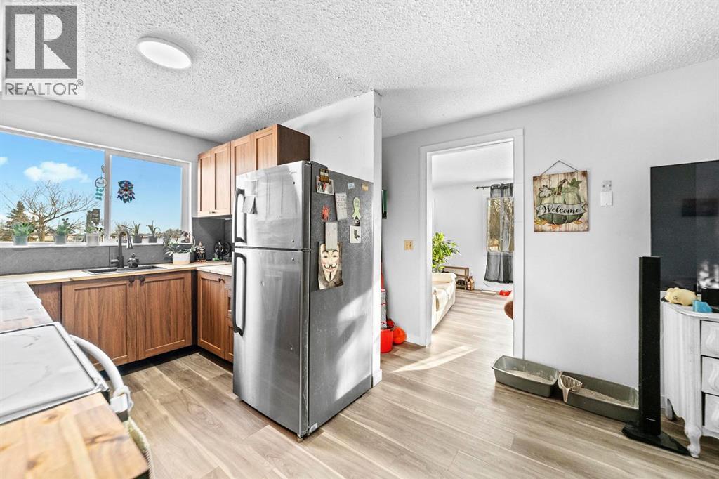 5444 50 Street, Camrose, Alberta  T4V 3A8 - Photo 6 - A2293652