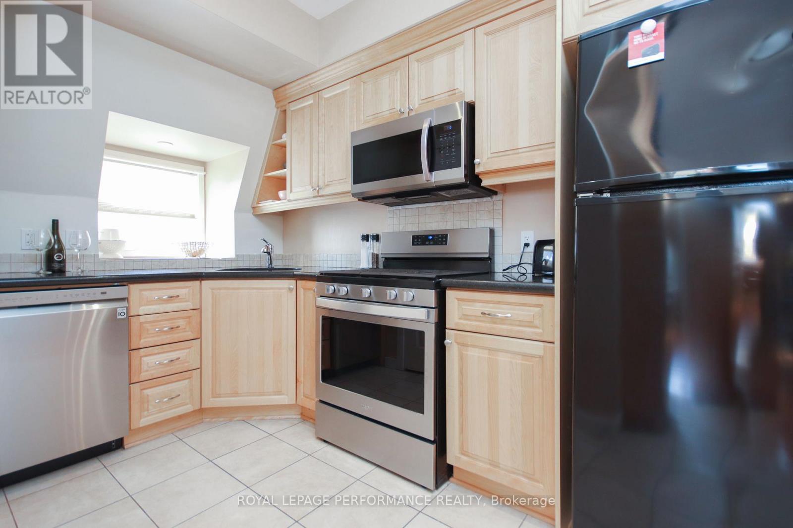 3 - 736 Cooper Street E, Ottawa, Ontario  K1R 5J6 - Photo 11 - X13017240