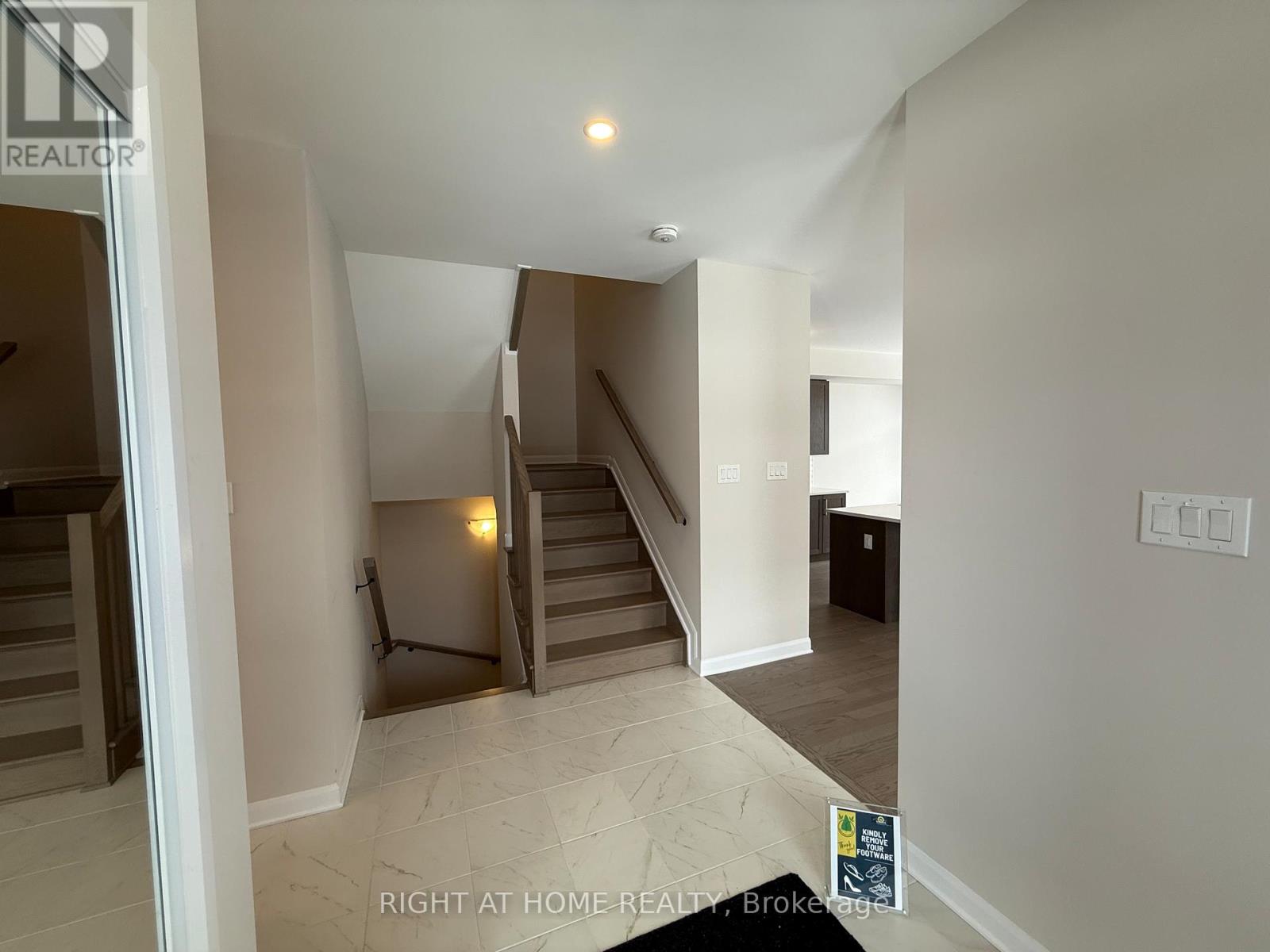 778 Jennie Trout Terrace, Ottawa, Ontario  K2W 0K7 - Photo 3 - X12831288