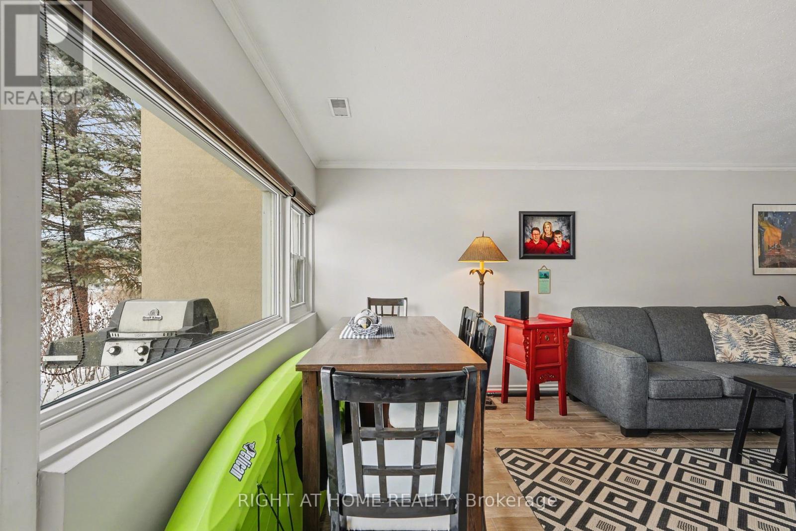 121 - 12 Corkstown Road, Ottawa, Ontario  K2H 5B3 - Photo 4 - X12855484