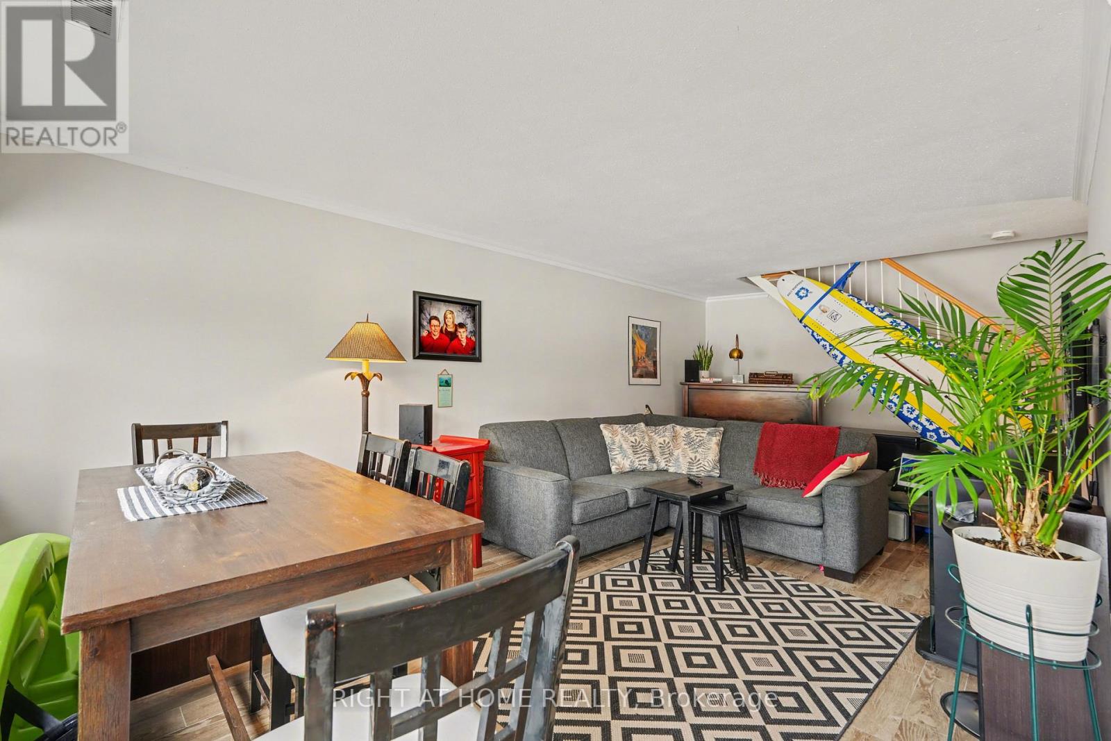 121 - 12 Corkstown Road, Ottawa, Ontario  K2H 5B3 - Photo 3 - X12855484