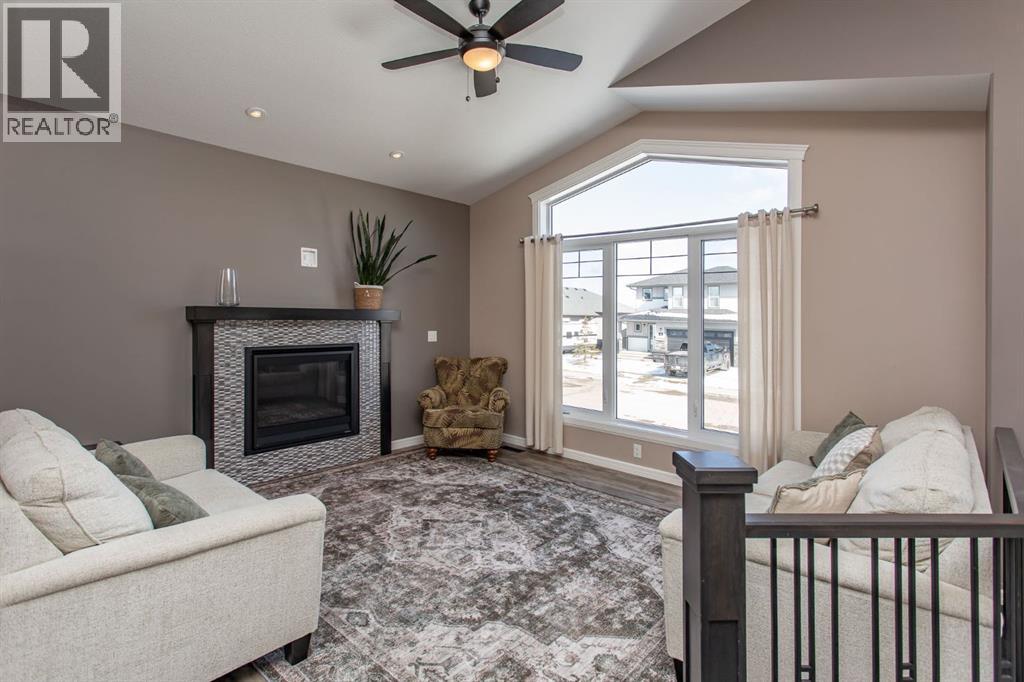 65 Mackenzie Avenue, Lacombe, Alberta  T4L 0H9 - Photo 4 - A2302752