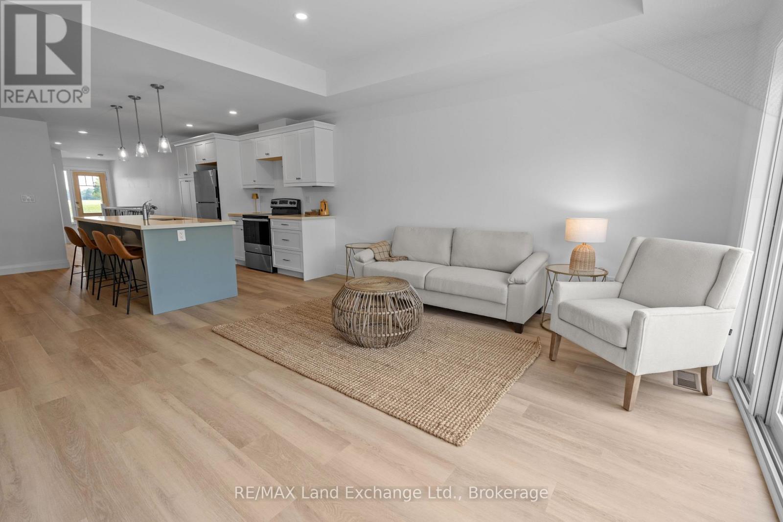 98 Eagle Court, Saugeen Shores, Ontario  N0H 2C3 - Photo 18 - X12151581