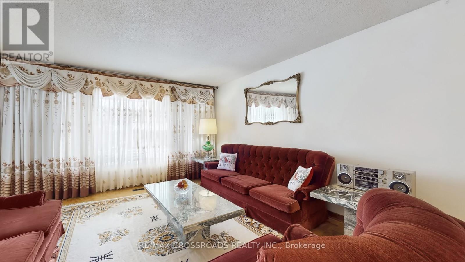 93a Wanstead Avenue, Toronto (Oakridge), Ontario  M1L 3L6 - Photo 4 - E13017246