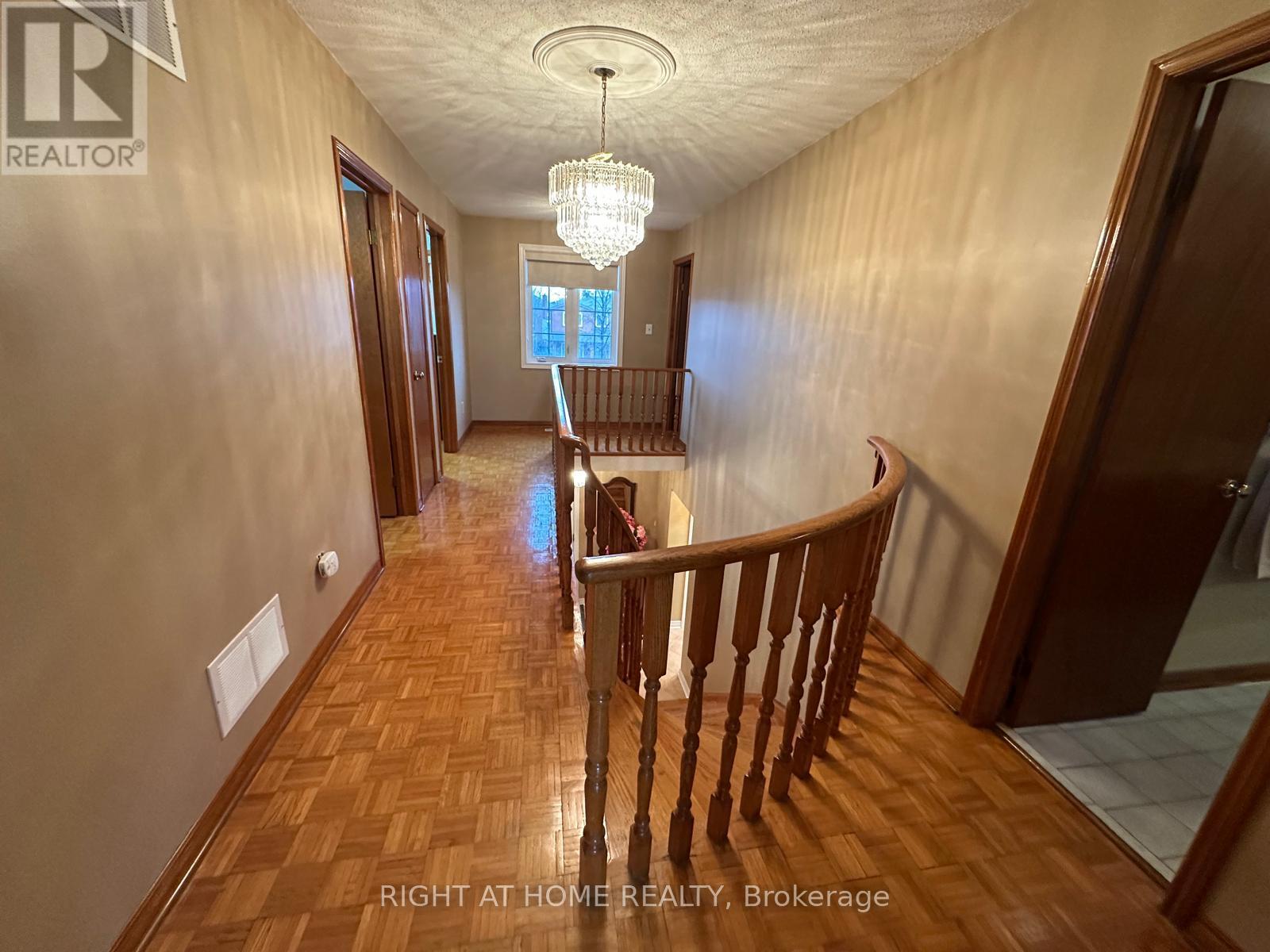 874 Wetherby Lane N, Mississauga, Ontario  L4W 4S9 - Photo 24 - W12911464