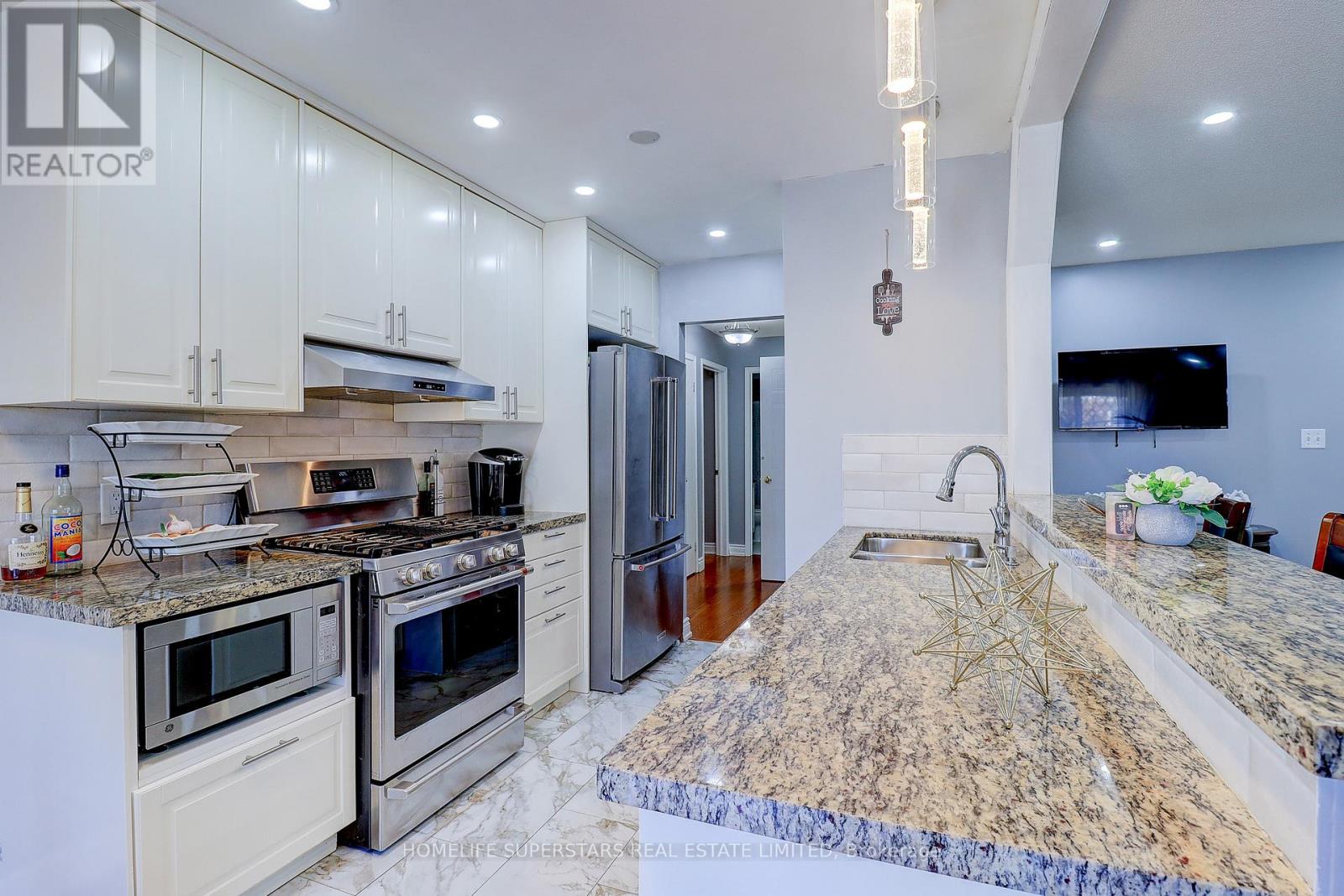 191 Wessenger Drive, Barrie (Holly), Ontario  L4N 8N9 - Photo 10 - S13017244