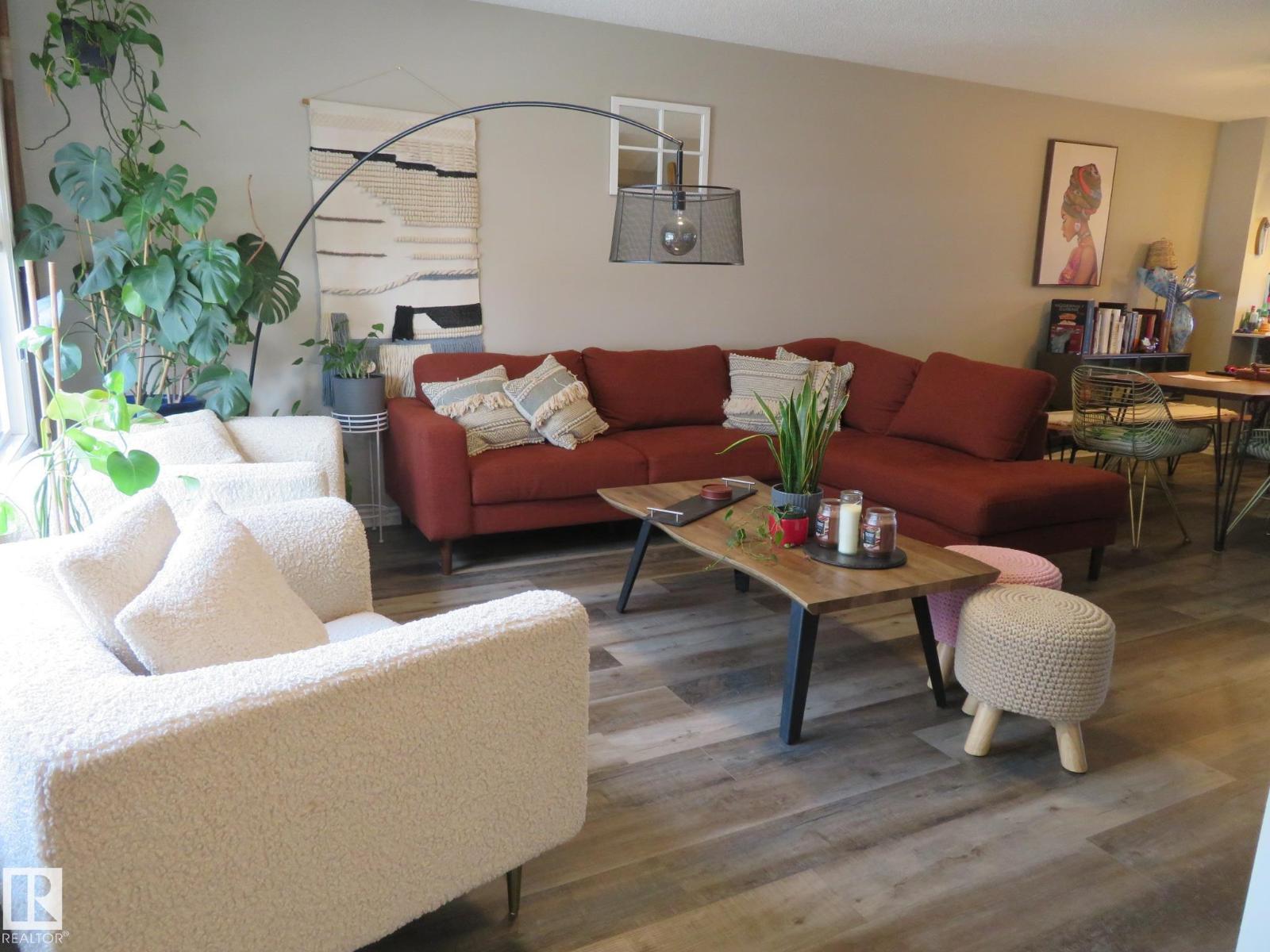 5361 Admiral Girouard St Nw, Edmonton, Alberta  T5E 6X5 - Photo 4 - E4483117