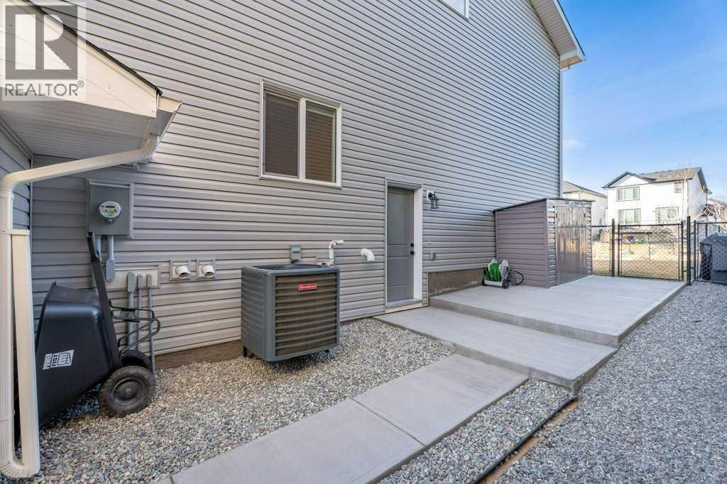 71 Ranchers View, Okotoks, Alberta  T1S 5R6 - Photo 2 - A2285159