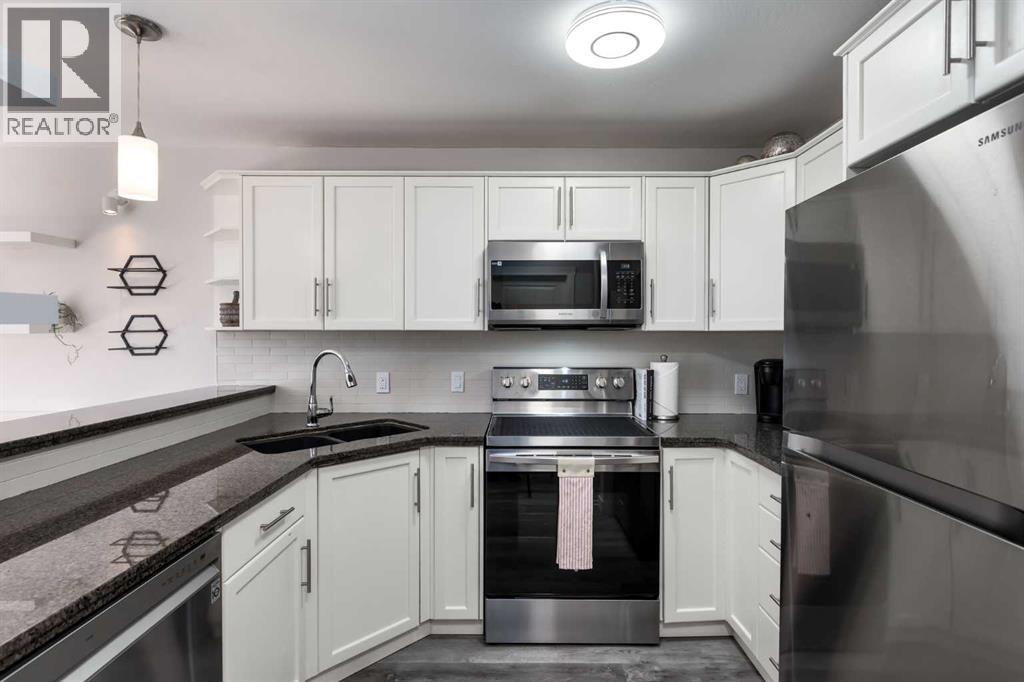 112, 25 Glamis Green SW, Calgary, Alberta  T3E 6V1 - Photo 8 - A2287121