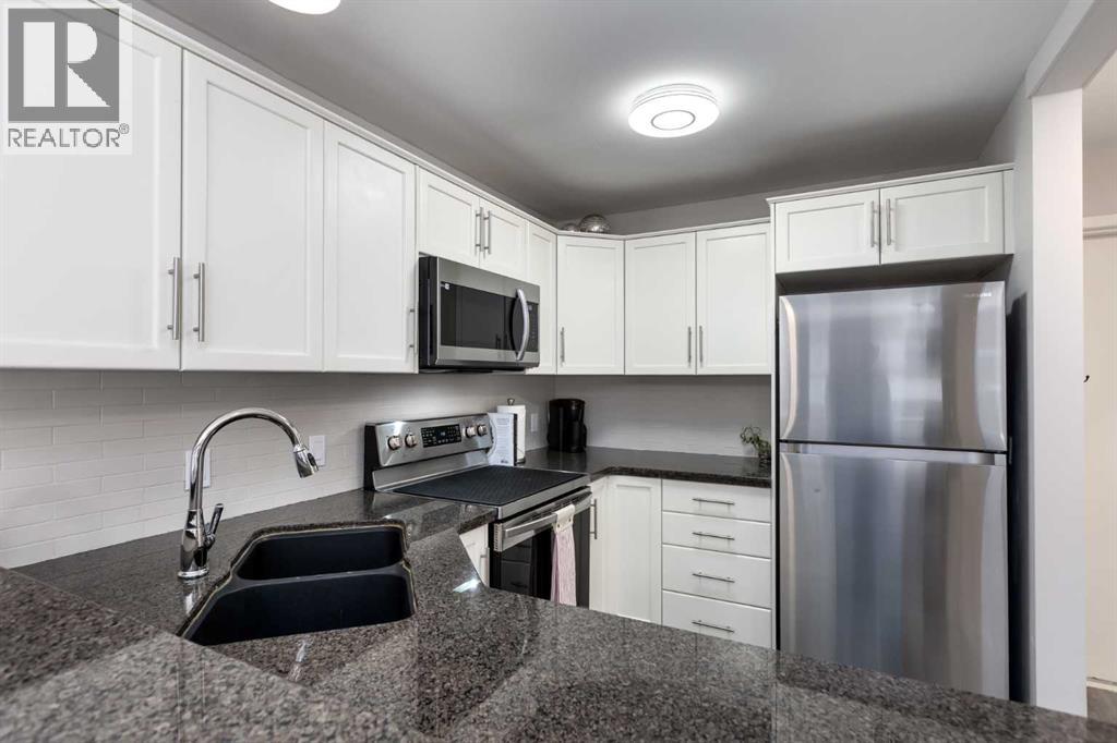 112, 25 Glamis Green SW, Calgary, Alberta  T3E 6V1 - Photo 7 - A2287121