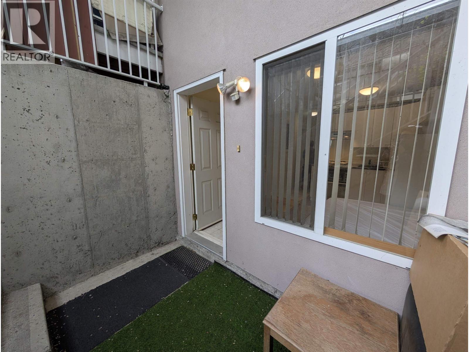 Studio Suite 4xxx Reid Street, Vancouver, British Columbia  V5R 1R7 - Photo 18 - R3113112