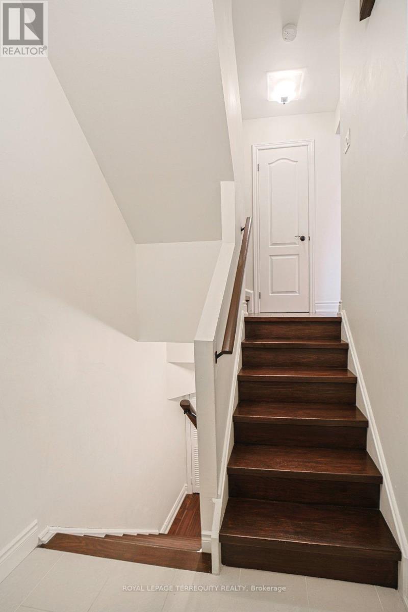 43 - 1221 Dundix Road, Mississauga (Applewood), Ontario  L4Y 3Y9 - Photo 8 - W13015778