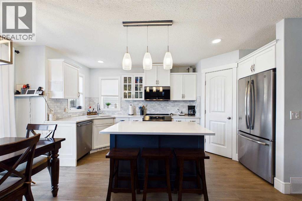 2164 Sagewood Heights Sw, Airdrie, Alberta  T4B 3N4 - Photo 7 - A2300228