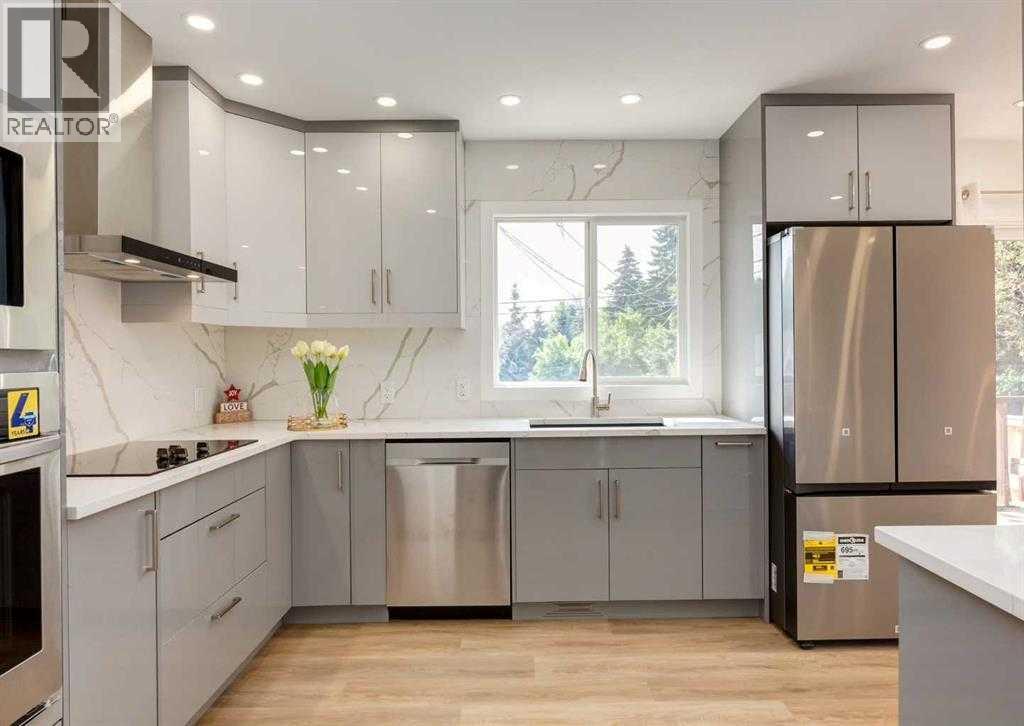 4216 Brisebois Drive NW, Calgary, Alberta  T2L 2E7 - Photo 3 - A2291244