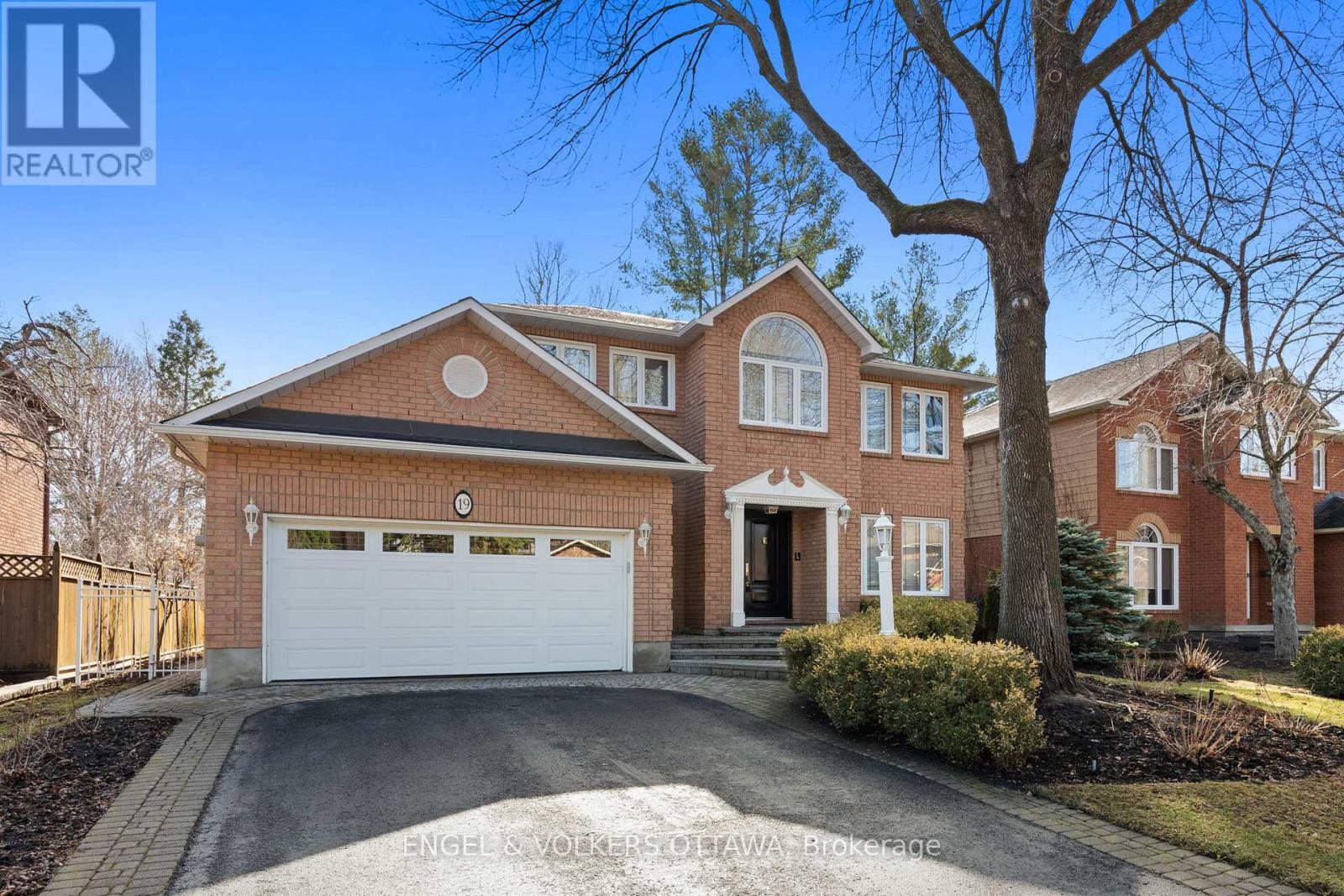 19 Kimmins Court, Ottawa, Ontario  K2K 2M4 - Photo 2 - X13017250