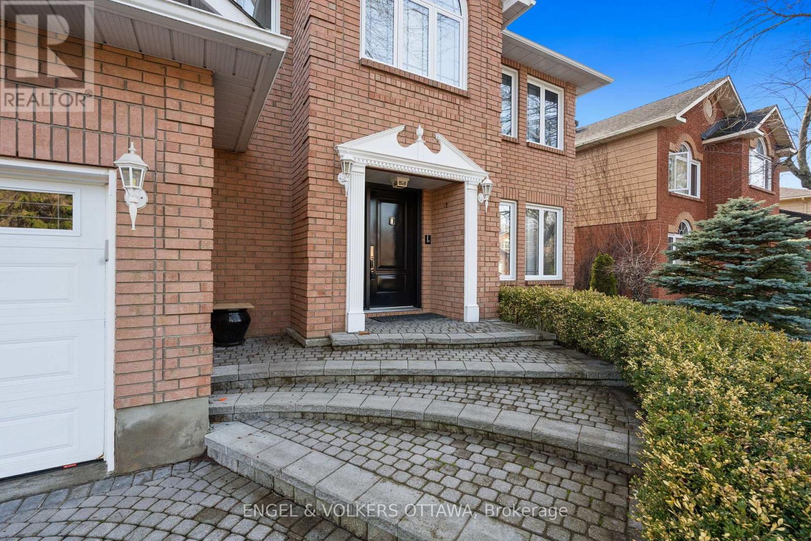 19 Kimmins Court, Ottawa, Ontario  K2K 2M4 - Photo 3 - X13017250