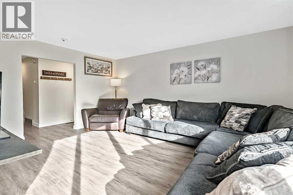 222 Springwood Place SW, Calgary, Alberta  T2W 0L3 - Photo 6 - A2293795