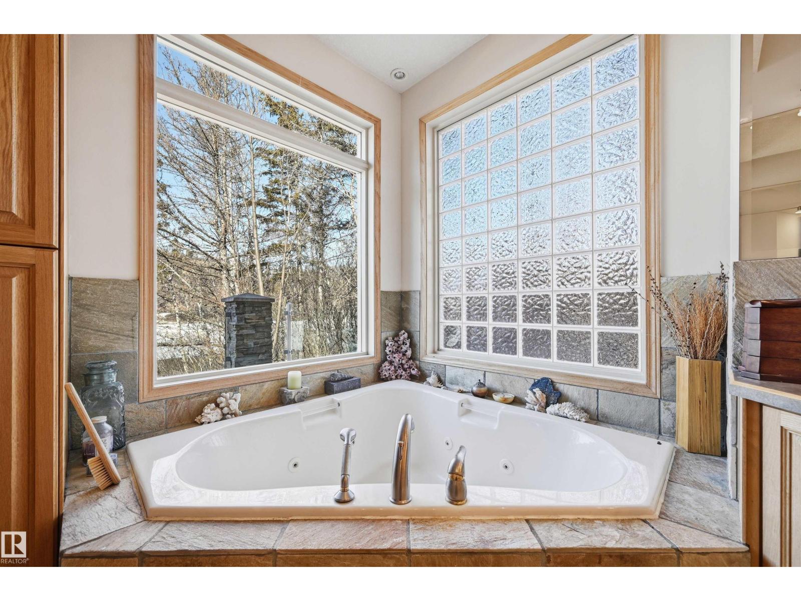 15625 Whitemud Rd Nw, Edmonton, Alberta  T6H 4N5 - Photo 31 - E4483120