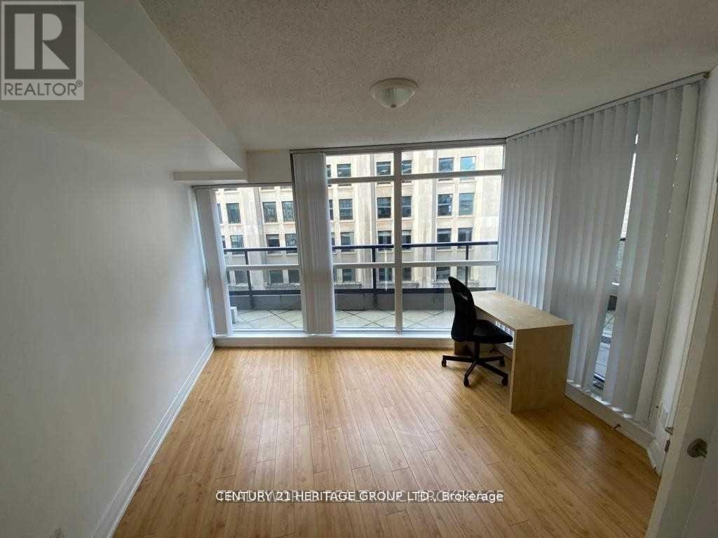 704 - 21 Carlton Street, Toronto, Ontario  M5B 1L2 - Photo 4 - C13017300