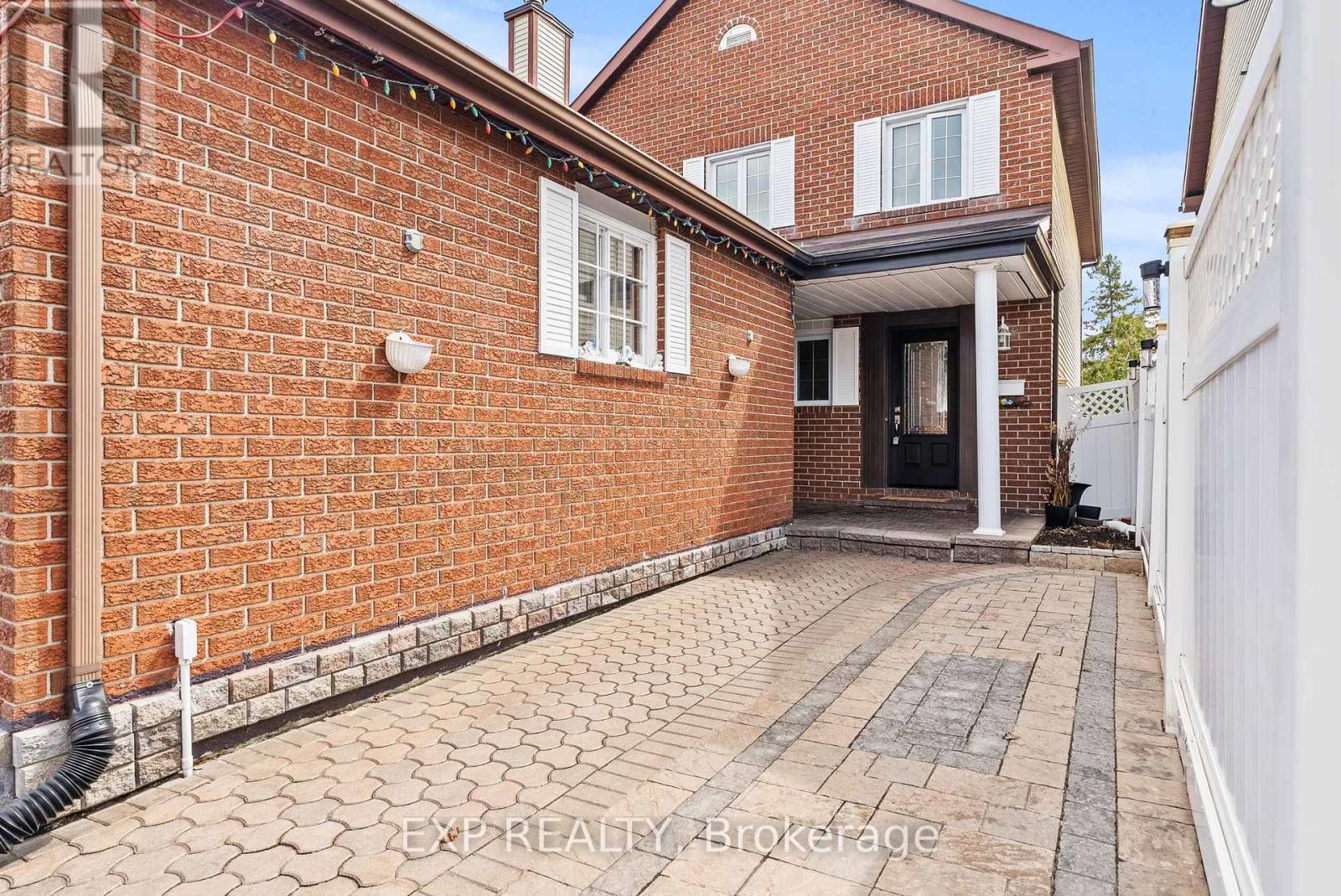 1424 Progress Place, Ottawa, Ontario  K1B 5M3 - Photo 3 - X12819286