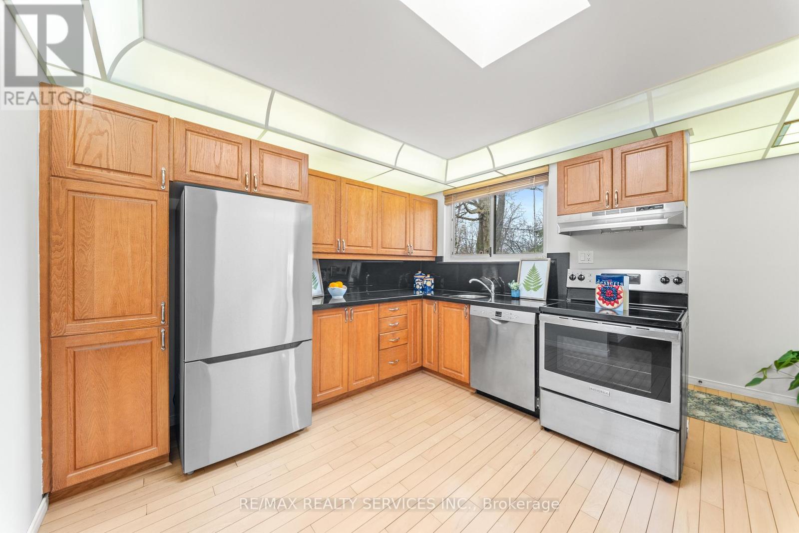 71 Belmont Drive, Brampton (Avondale), Ontario  L6T 2K5 - Photo 18 - W13017266