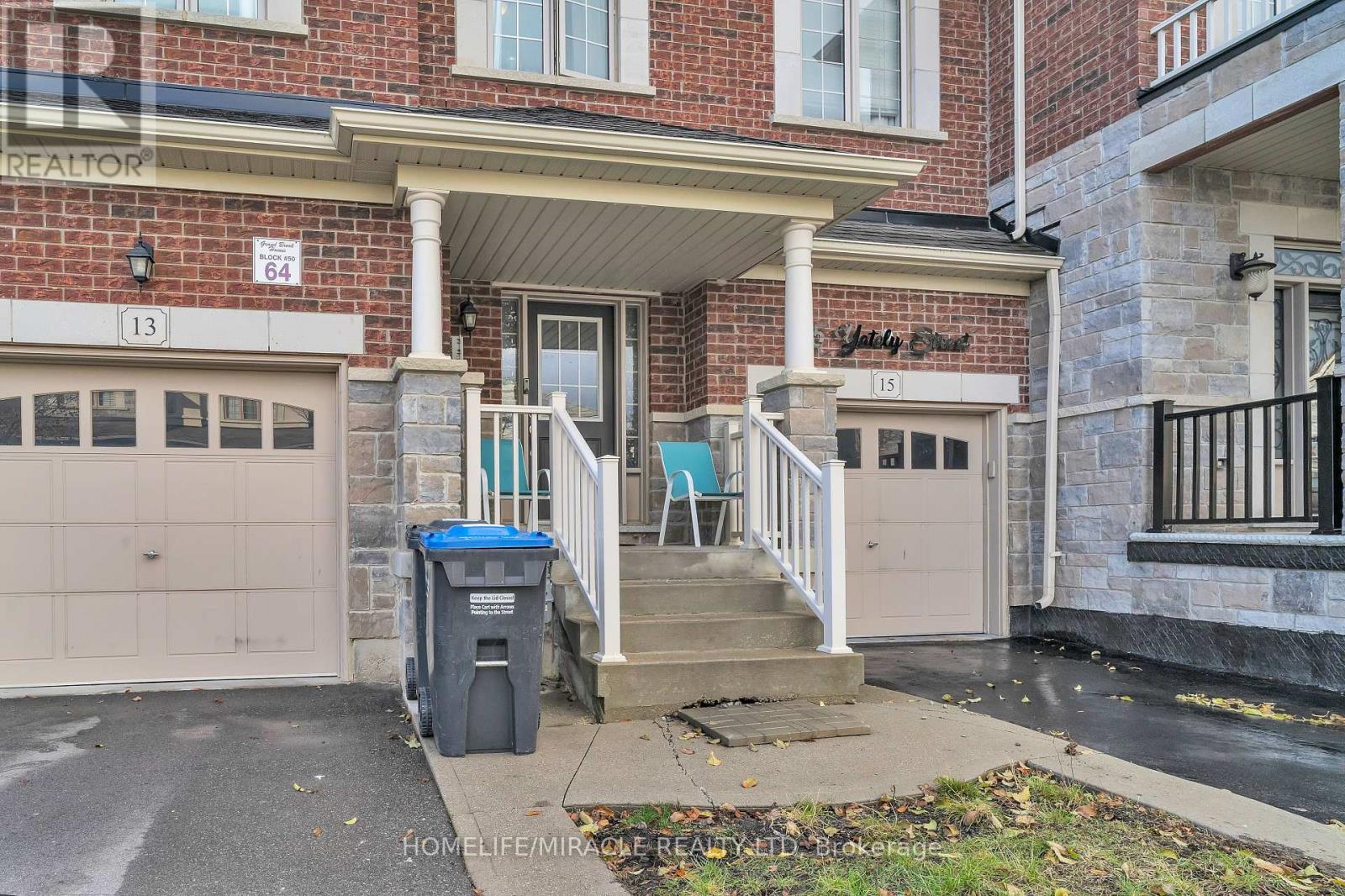 13 Yately Street, Brampton (Northwest Brampton), Ontario  L7A 0G4 - Photo 4 - W13017294