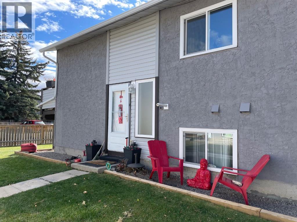 B, 100 Oak Avenue, Okotoks, Alberta