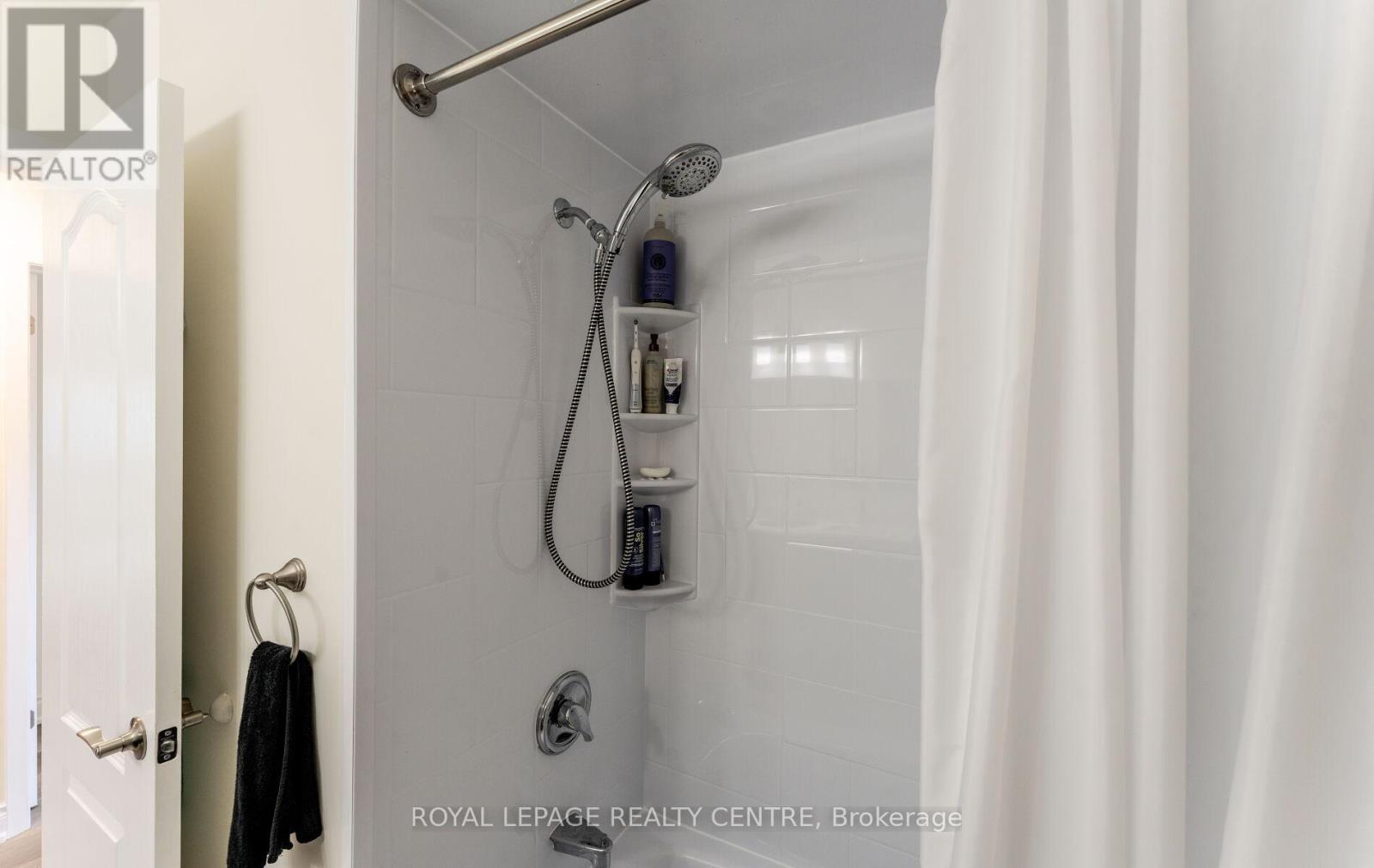 540 Cavell Drive, Mississauga, Ontario  L5B 2N9 - Photo 19 - W12963372