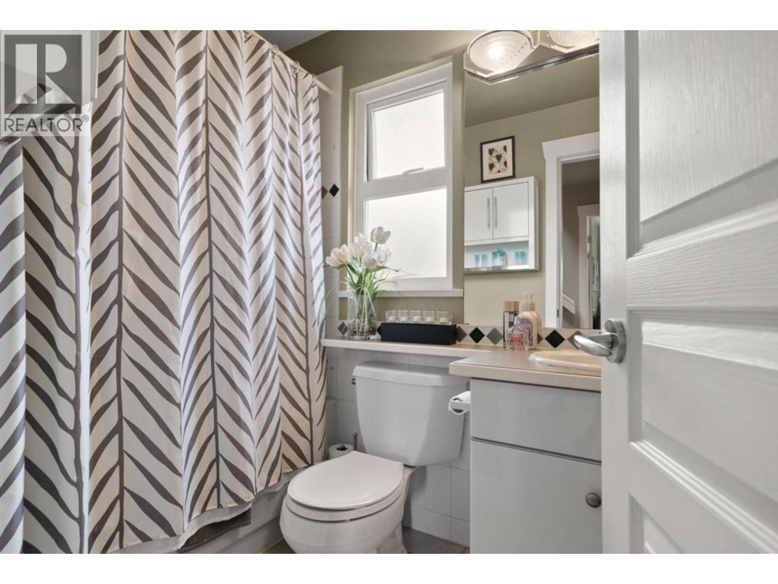 131 E 43 Street, Vancouver, British Columbia  V5W 1T1 - Photo 11 - R3113115