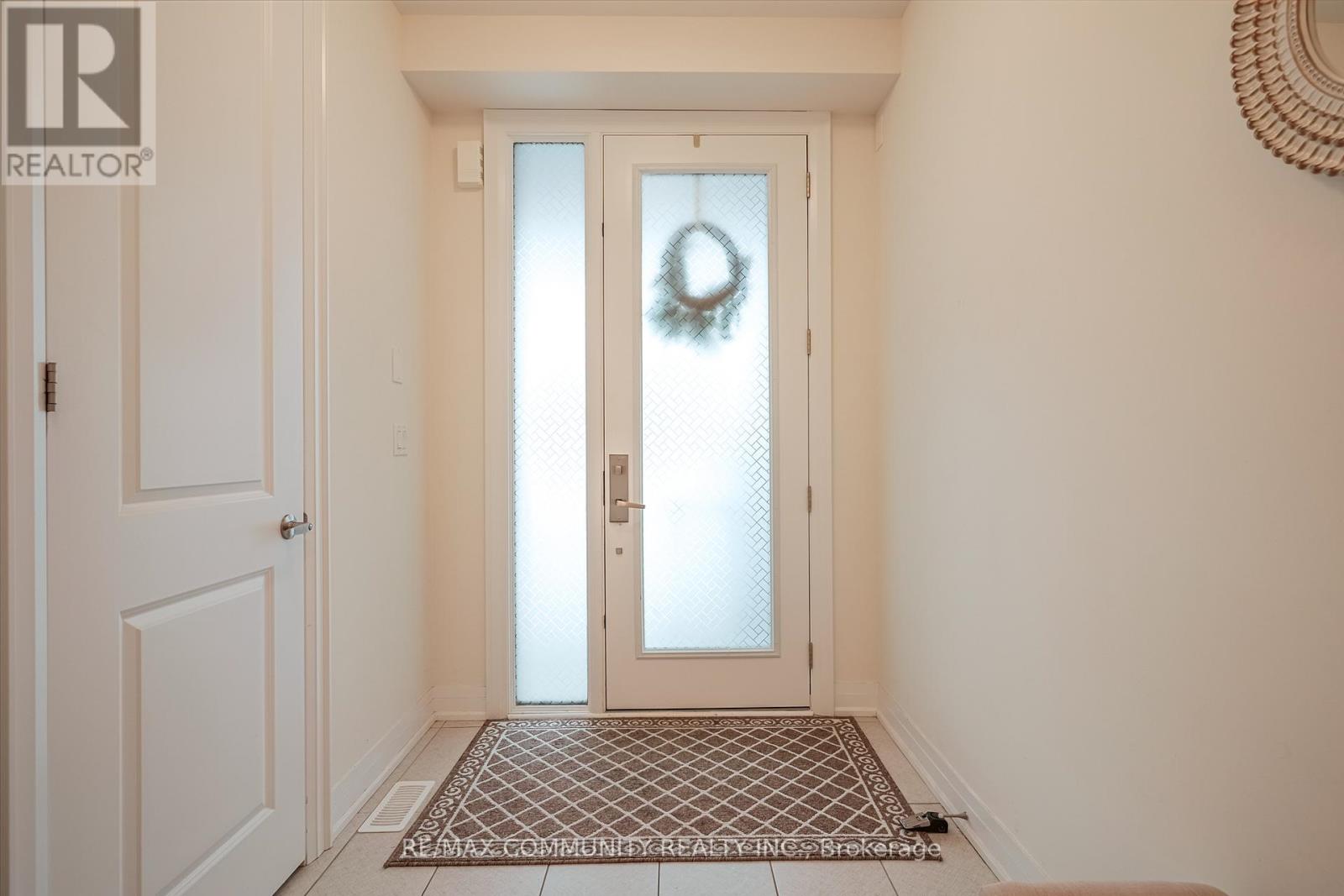 55 Hoad Street, Clarington, Ontario  L1B 0W1 - Photo 4 - E13017332