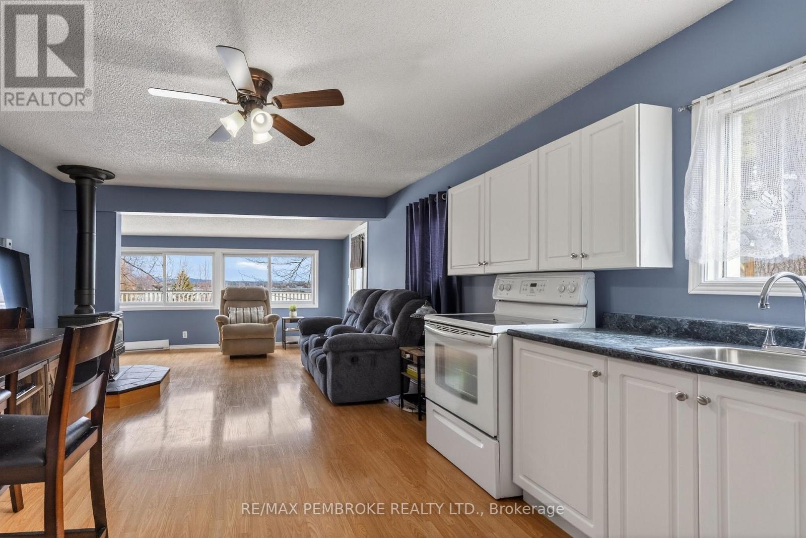 80 Macgregor Bay Trail, Petawawa, Ontario  K8A 8K9 - Photo 30 - X12982788