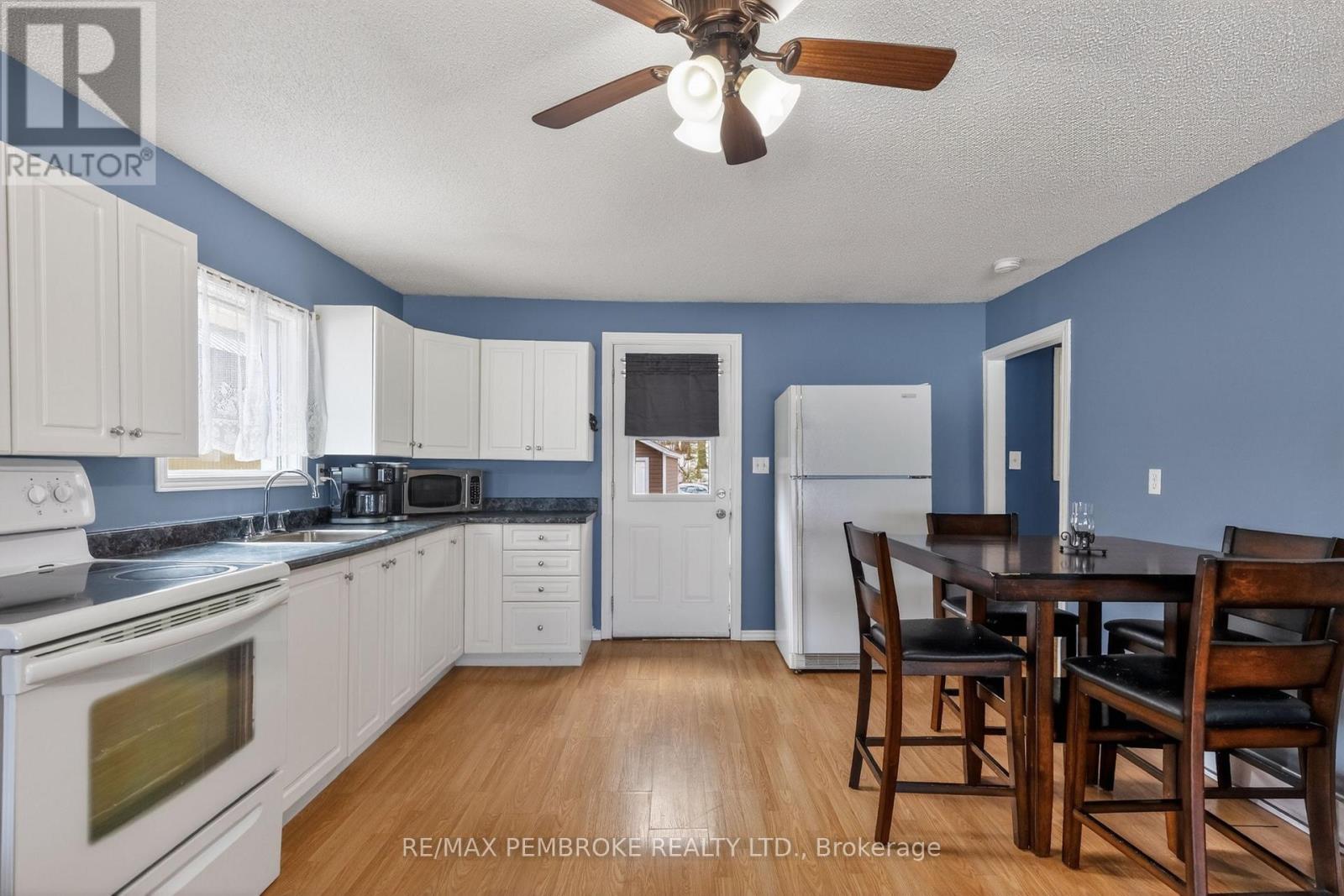 80 Macgregor Bay Trail, Petawawa, Ontario  K8A 8K9 - Photo 34 - X12982788