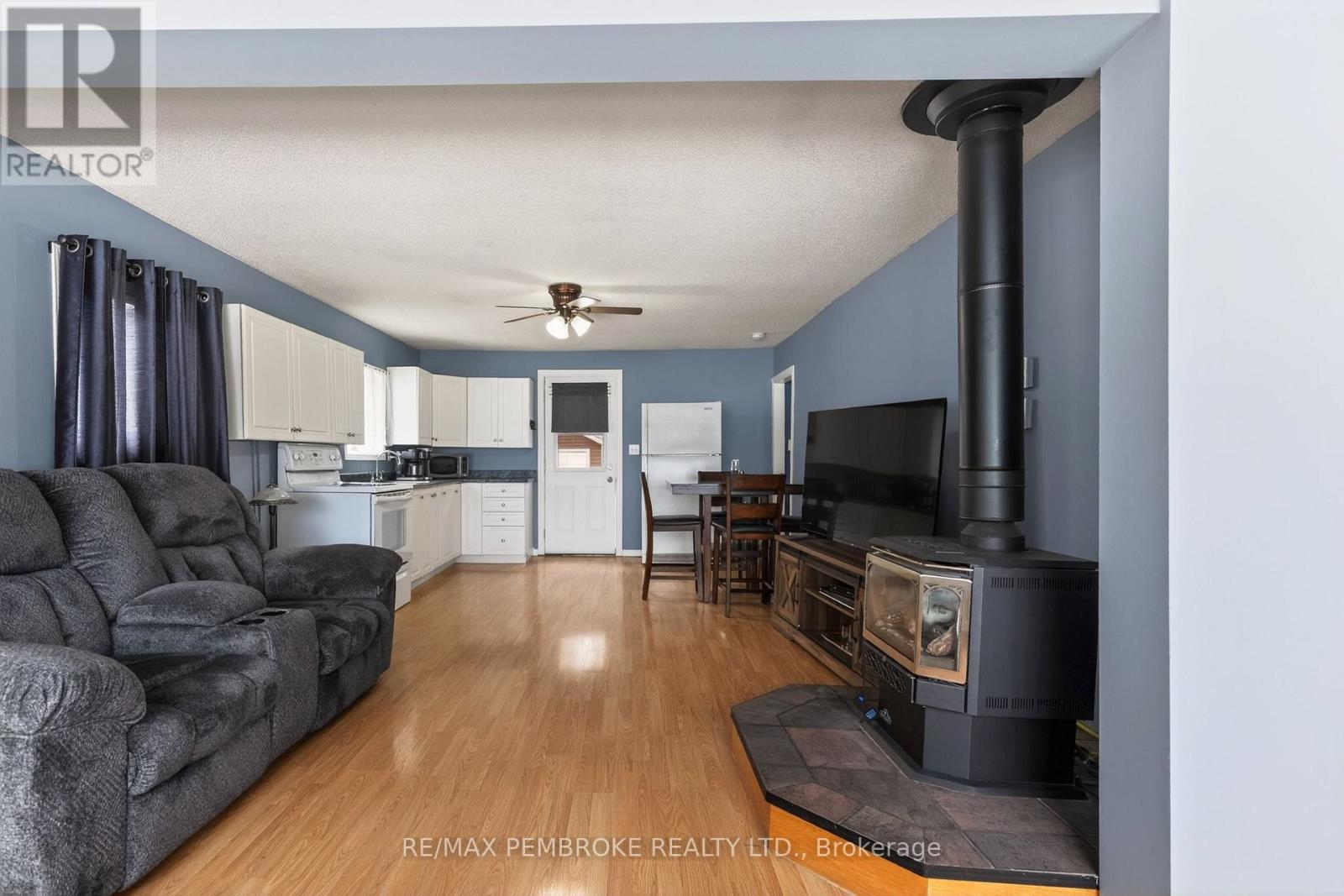 80 Macgregor Bay Trail, Petawawa, Ontario  K8A 8K9 - Photo 38 - X12982788