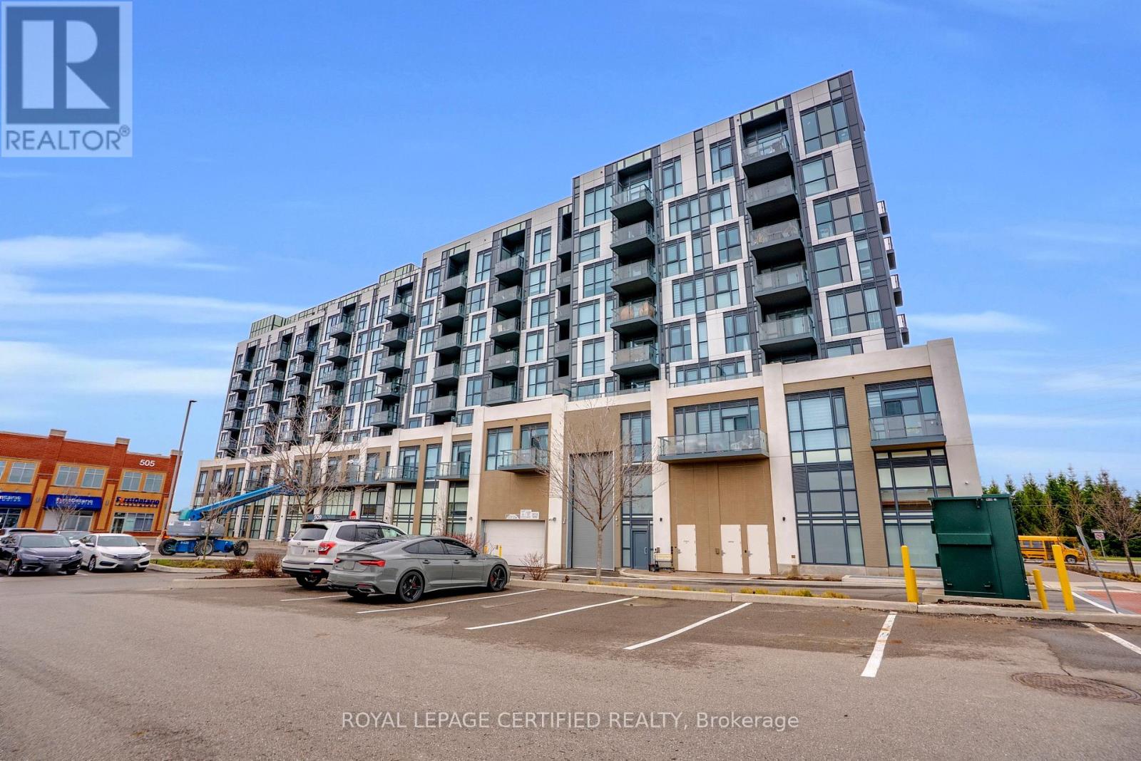 412 - 509 Dundas Street W, Oakville, Ontario  L6M 4M2 - Photo 2 - W13017312