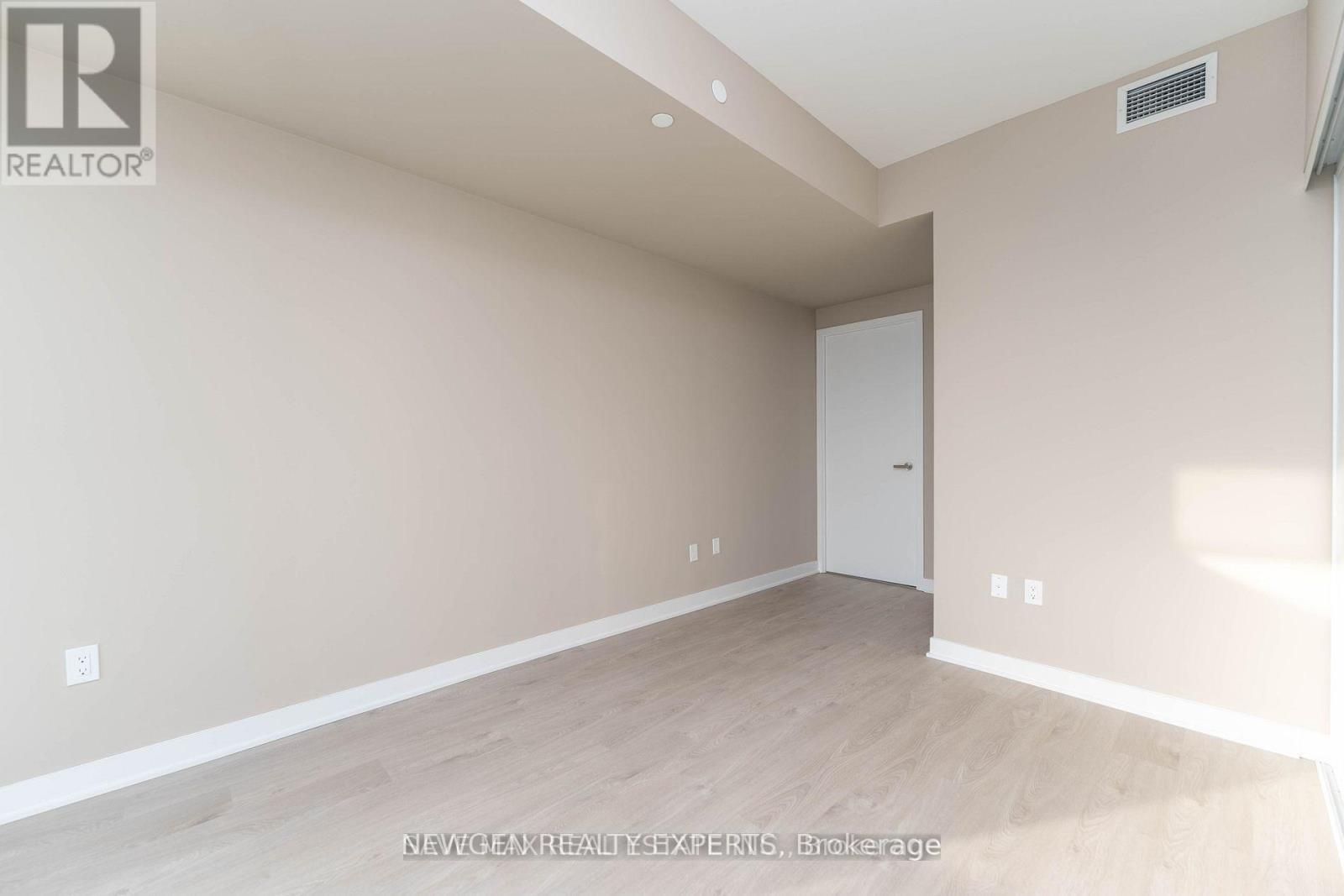 5204 - 3900 Confederation Parkway, Mississauga, Ontario  L5B 0M3 - Photo 14 - W13017318