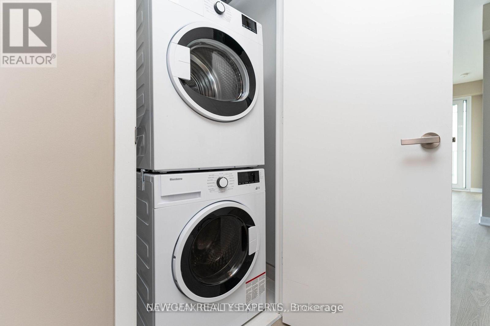 5204 - 3900 Confederation Parkway, Mississauga, Ontario  L5B 0M3 - Photo 18 - W13017318