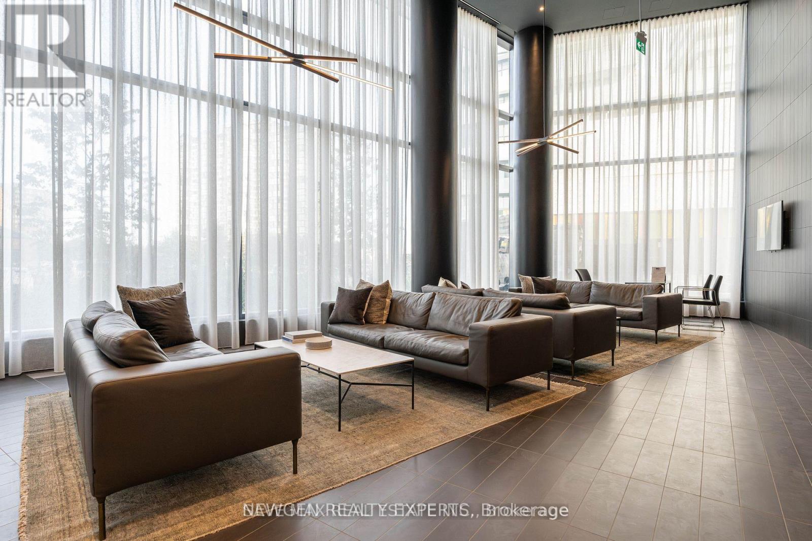 5204 - 3900 Confederation Parkway, Mississauga, Ontario  L5B 0M3 - Photo 3 - W13017318