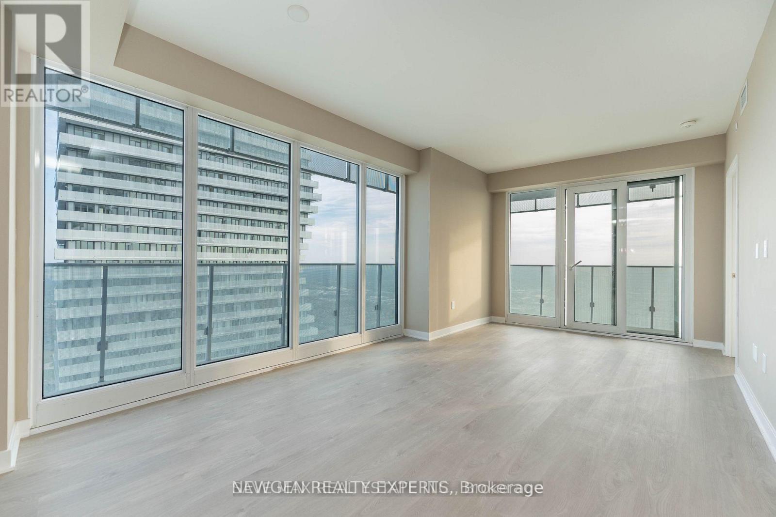 5204 - 3900 Confederation Parkway, Mississauga, Ontario  L5B 0M3 - Photo 5 - W13017318