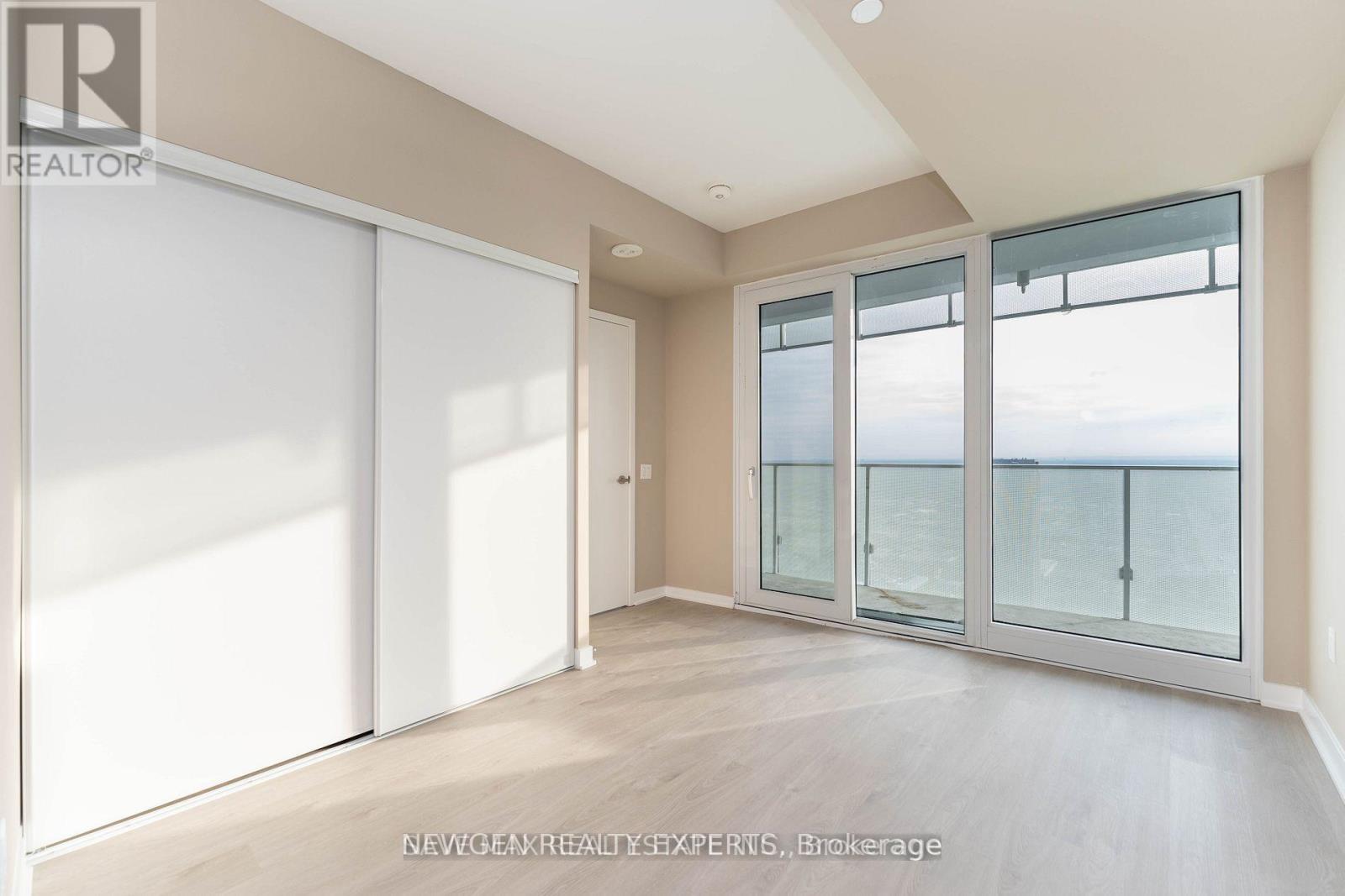 5204 - 3900 Confederation Parkway, Mississauga, Ontario  L5B 0M3 - Photo 8 - W13017318